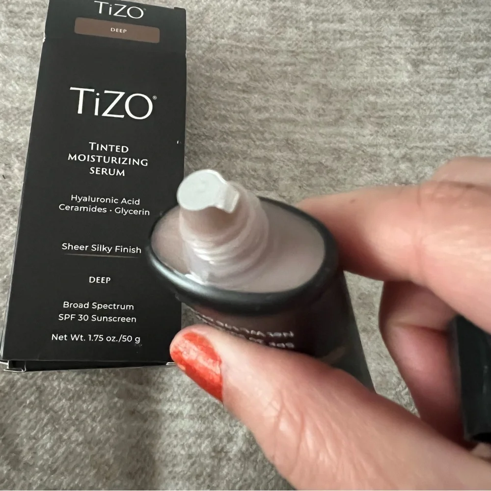 Deep Colored Tizo Tinted Moisturizing Serum SPF 30 Dark Brown It#EG1